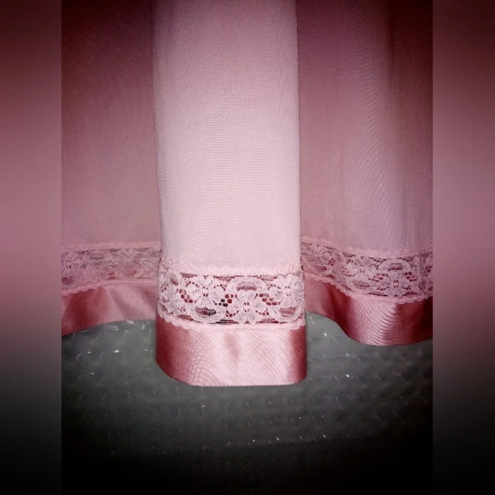Beautiful Vintage Pink Vanity Fair Nightgown Size 34